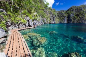 Kayangan Lake