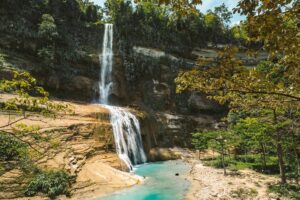 Can-umantad Falls
