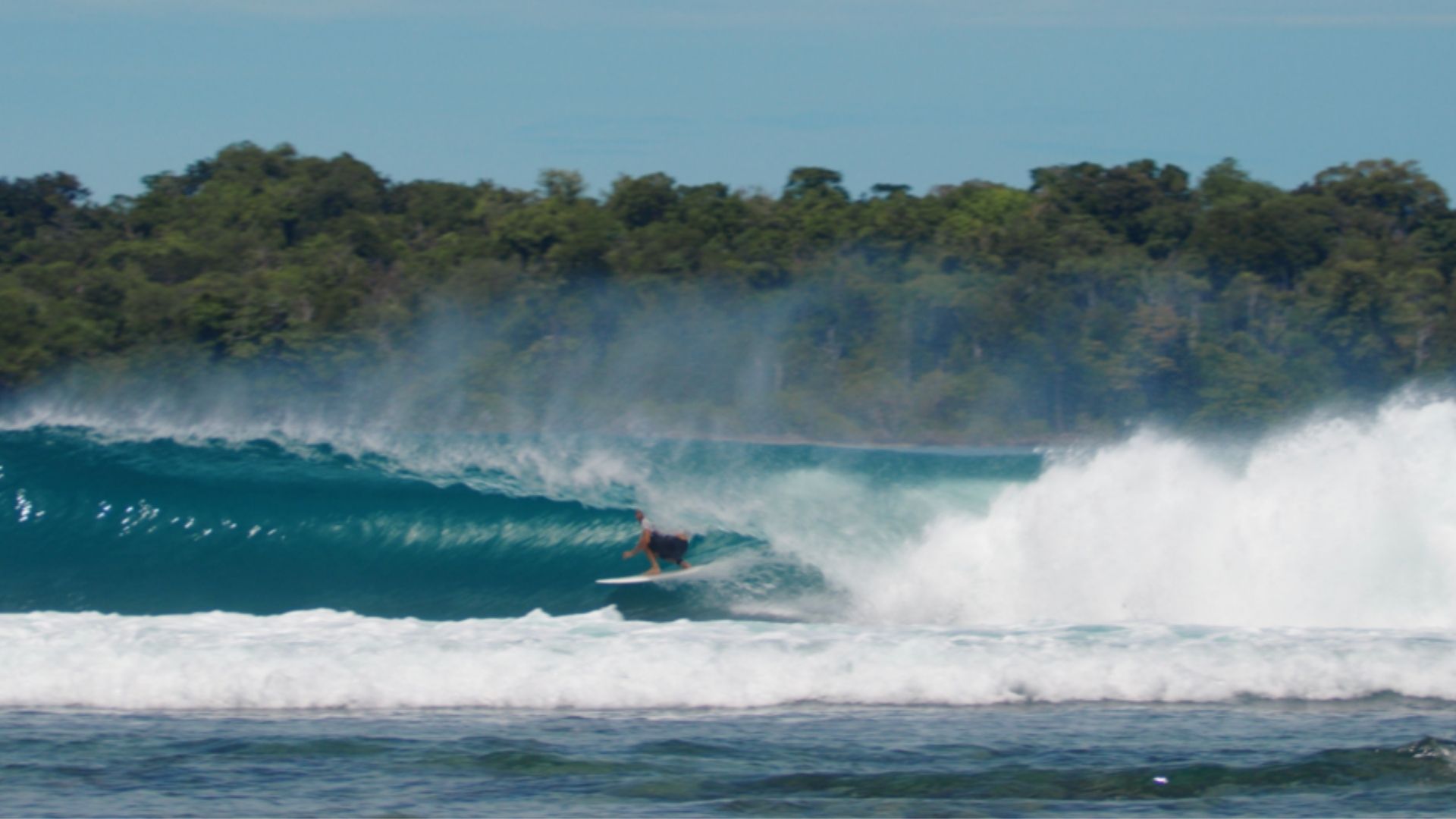 Wave in Siargao